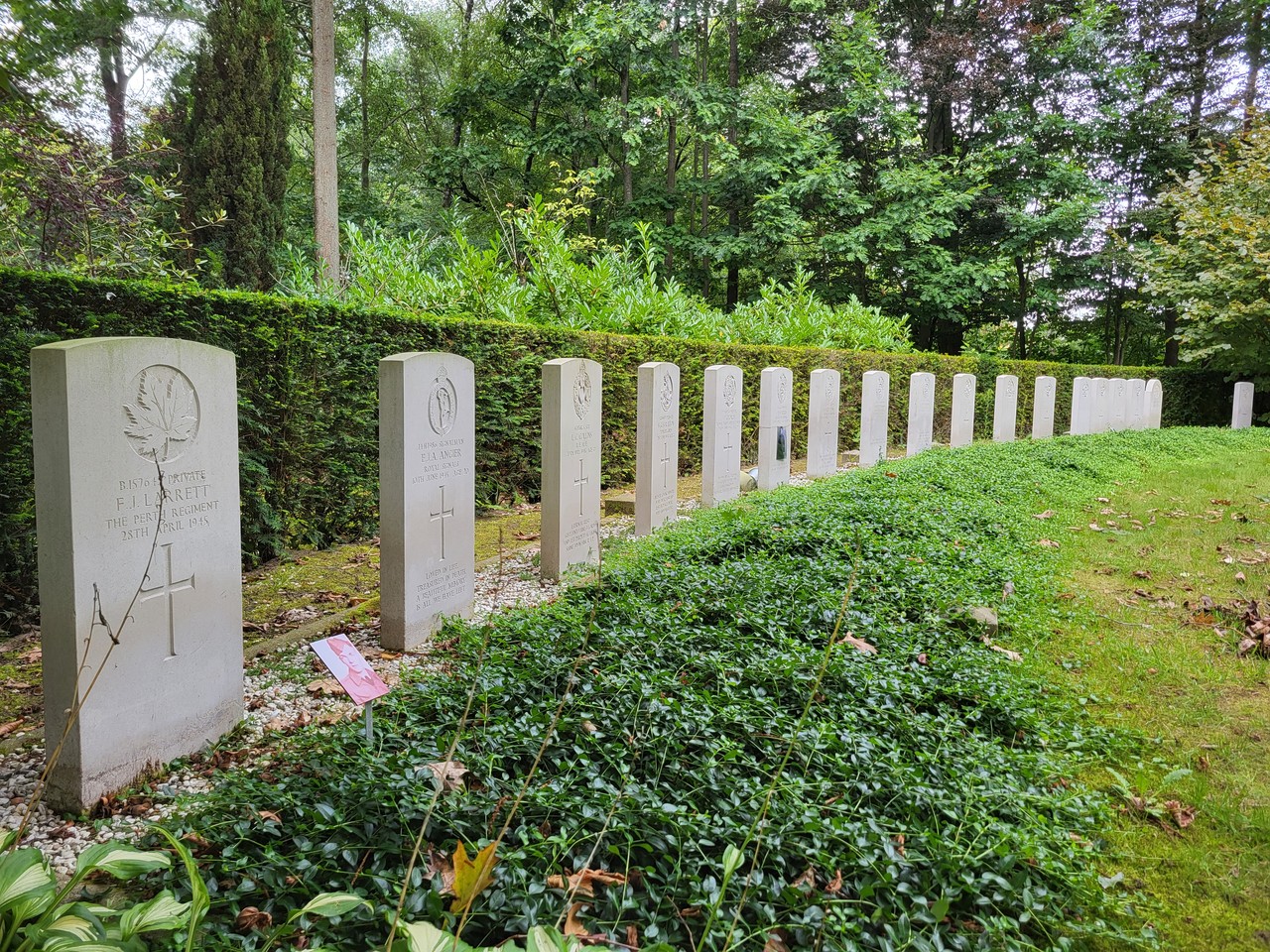 British bomber crashed in the center of Almelo