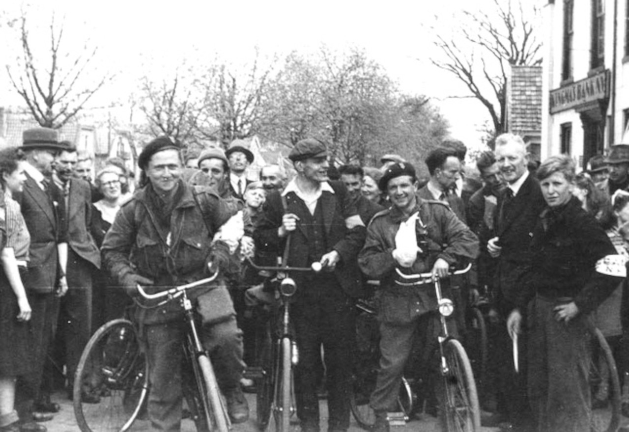 French SAS paratroopers on bicycles in Oosterwolde