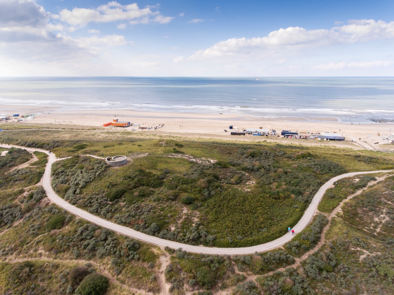 Under a high viewpoint on a dune
