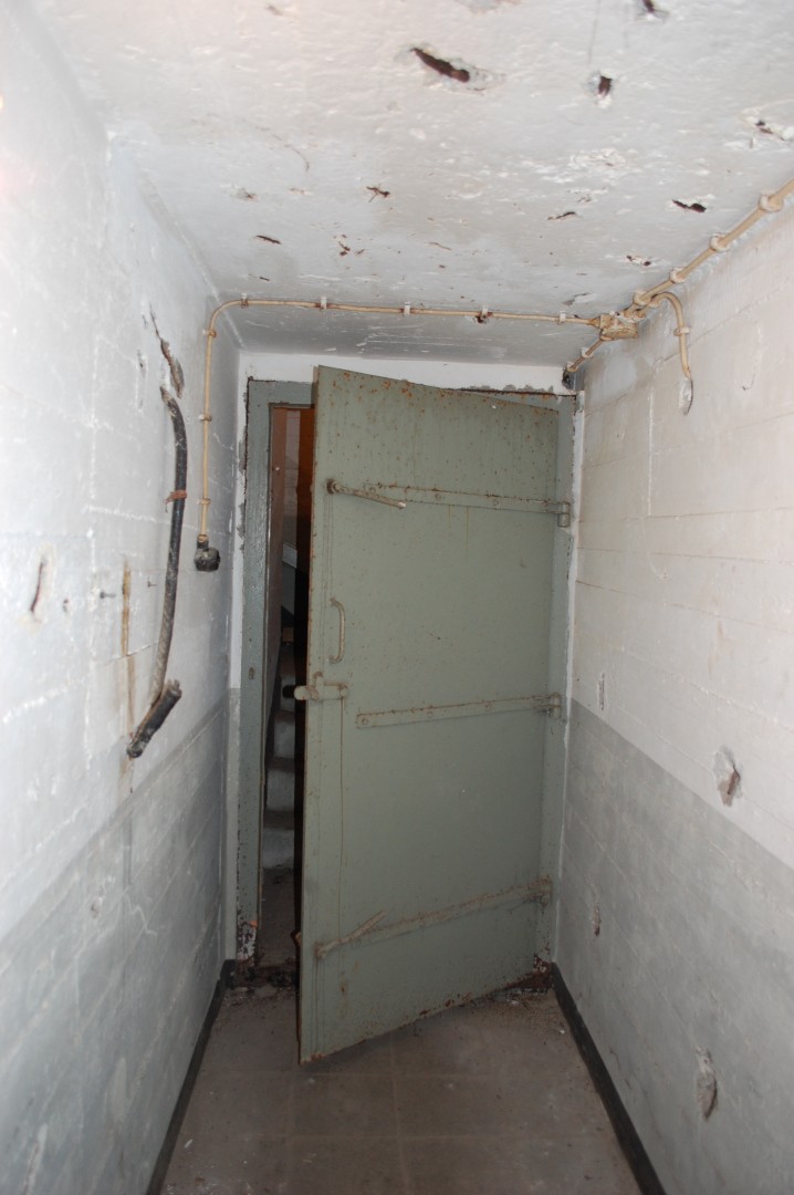 Bunkers along the North sea canal