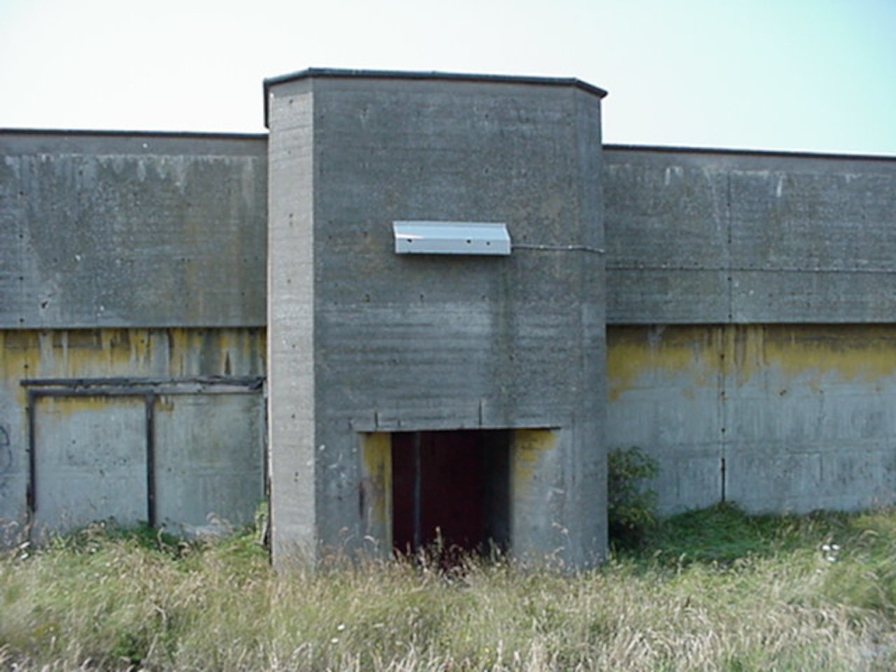Torpedo storage bunker