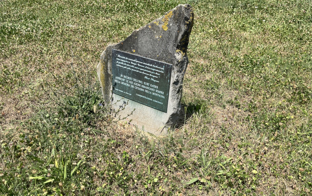 Memorial Stone to Kurt Kayser