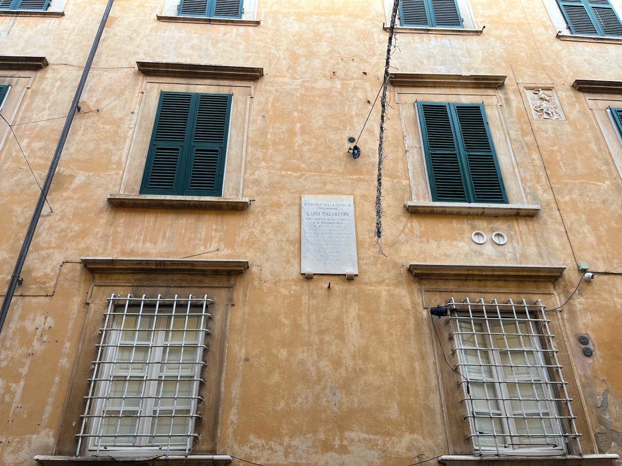 Plaque in honour of Luigi Salvatori