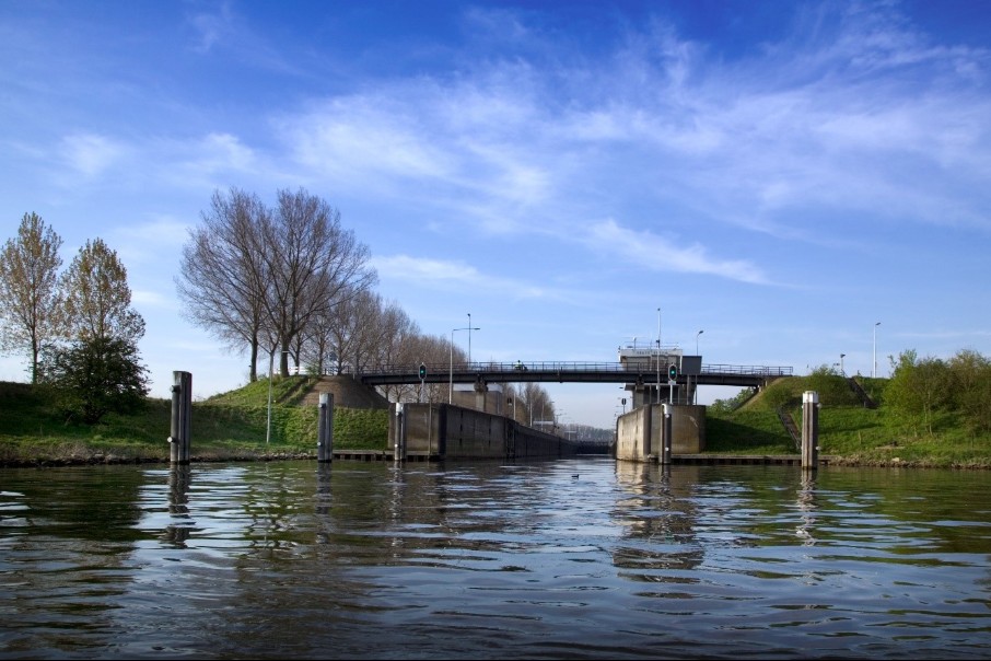 The Silent Front on the Meuse