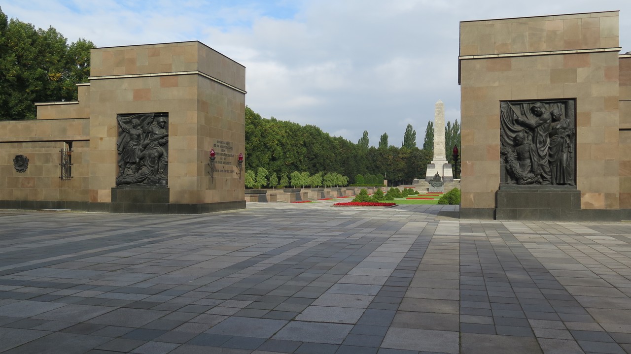 Soviet War Memorial Schönholzer Heide