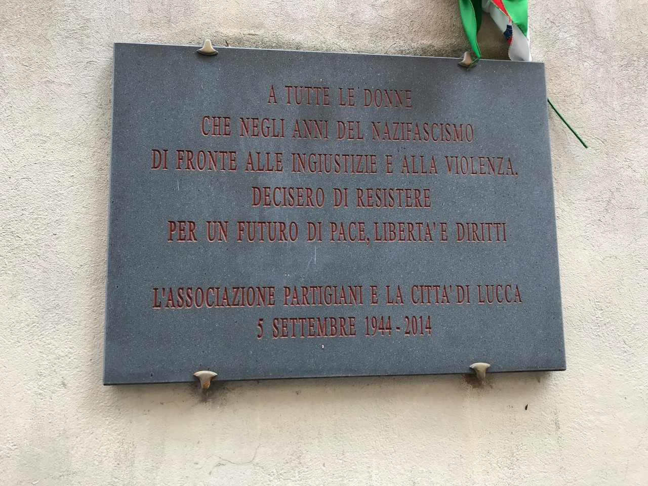 Plaque to Women in the Resistance