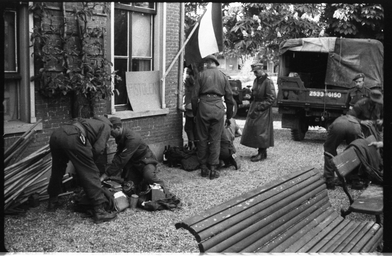 Disarming German troops