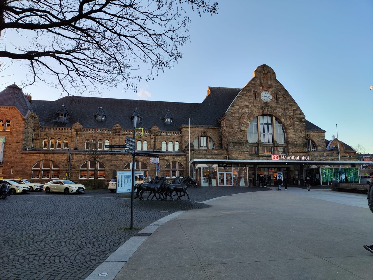 Aachener Hauptbahnhof (Aachen Central Station)