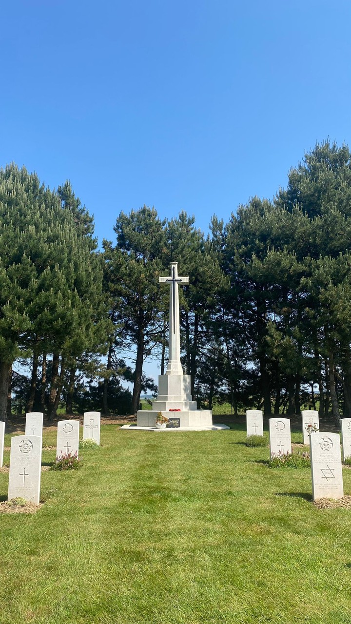 ​​Saint-Inglevert Canadian Military Cemetery​