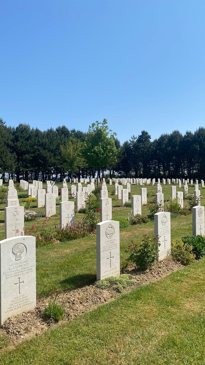 ​​Saint-Inglevert Canadian Military Cemetery​