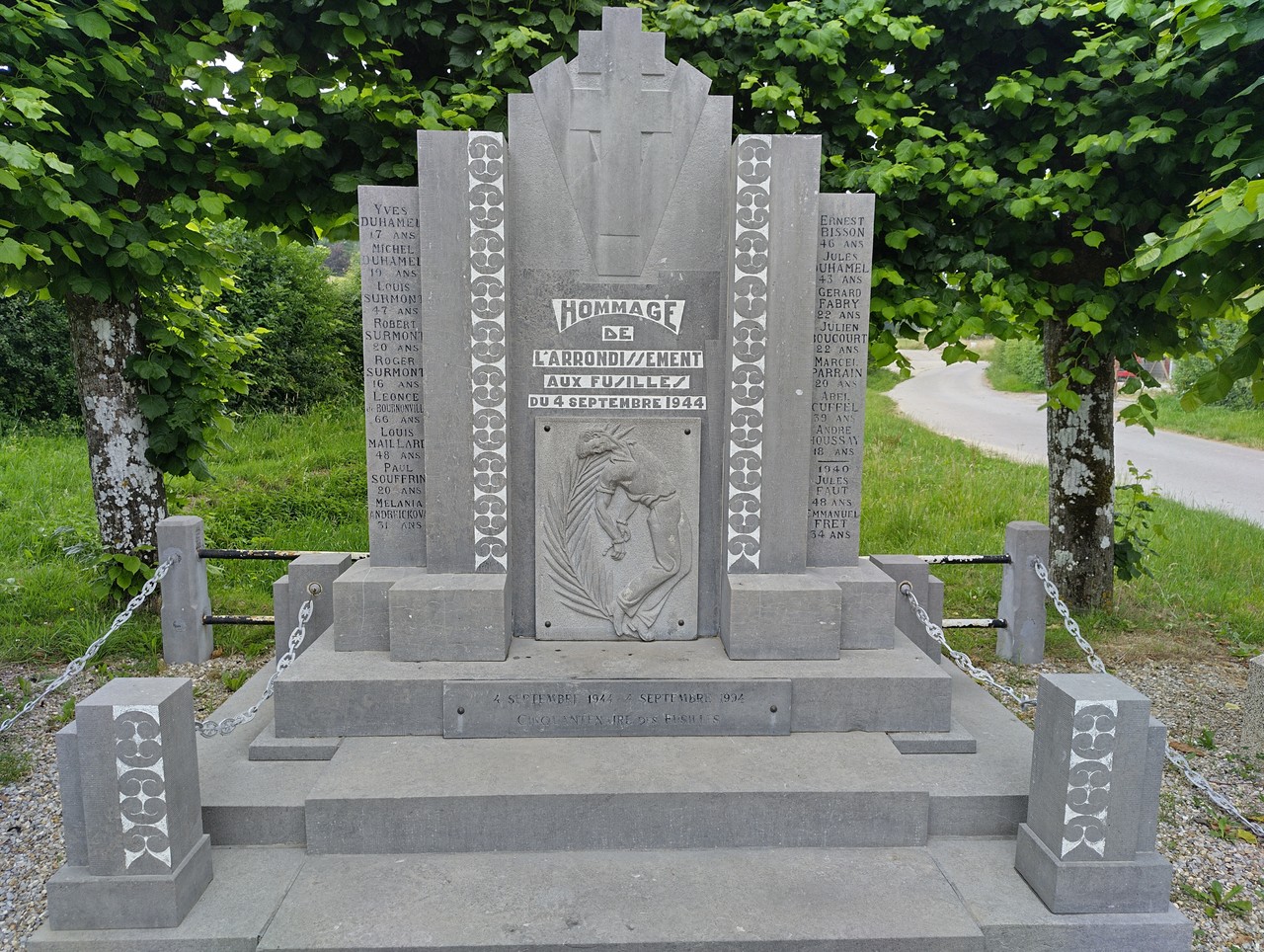 ​​Monument to the Hesmond massacre