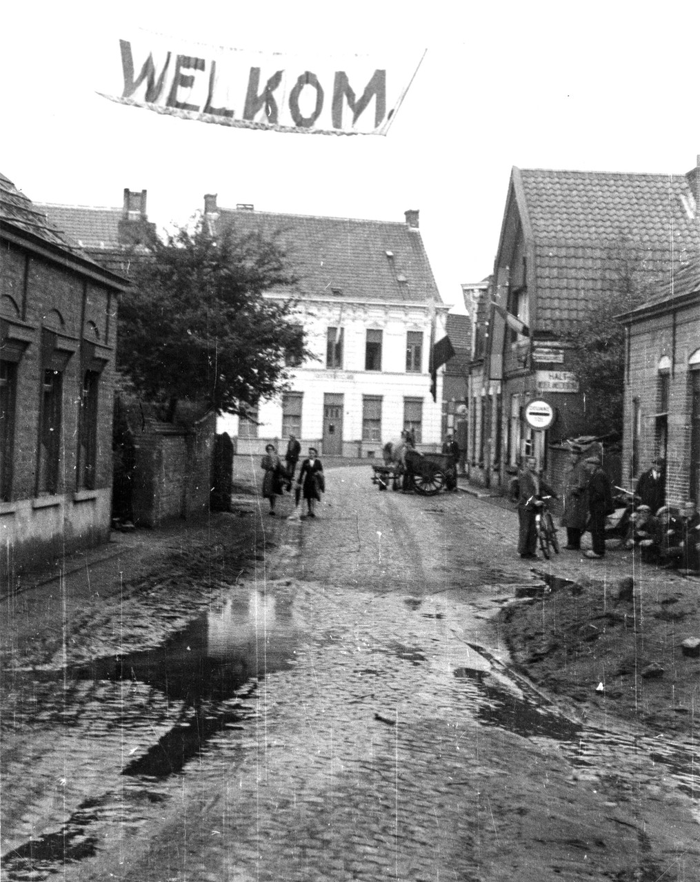 Polnische Streitkräfte überschreiten die Grenze