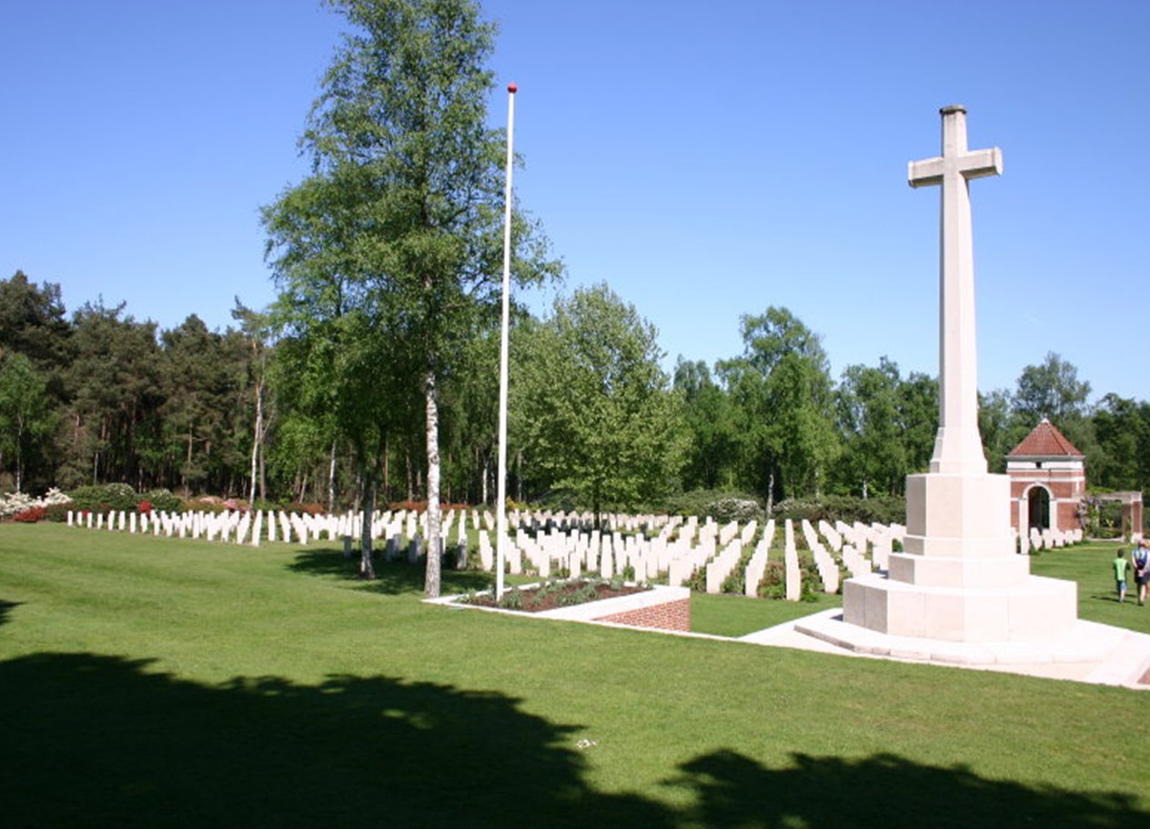 Canadian War Cemetery Holten